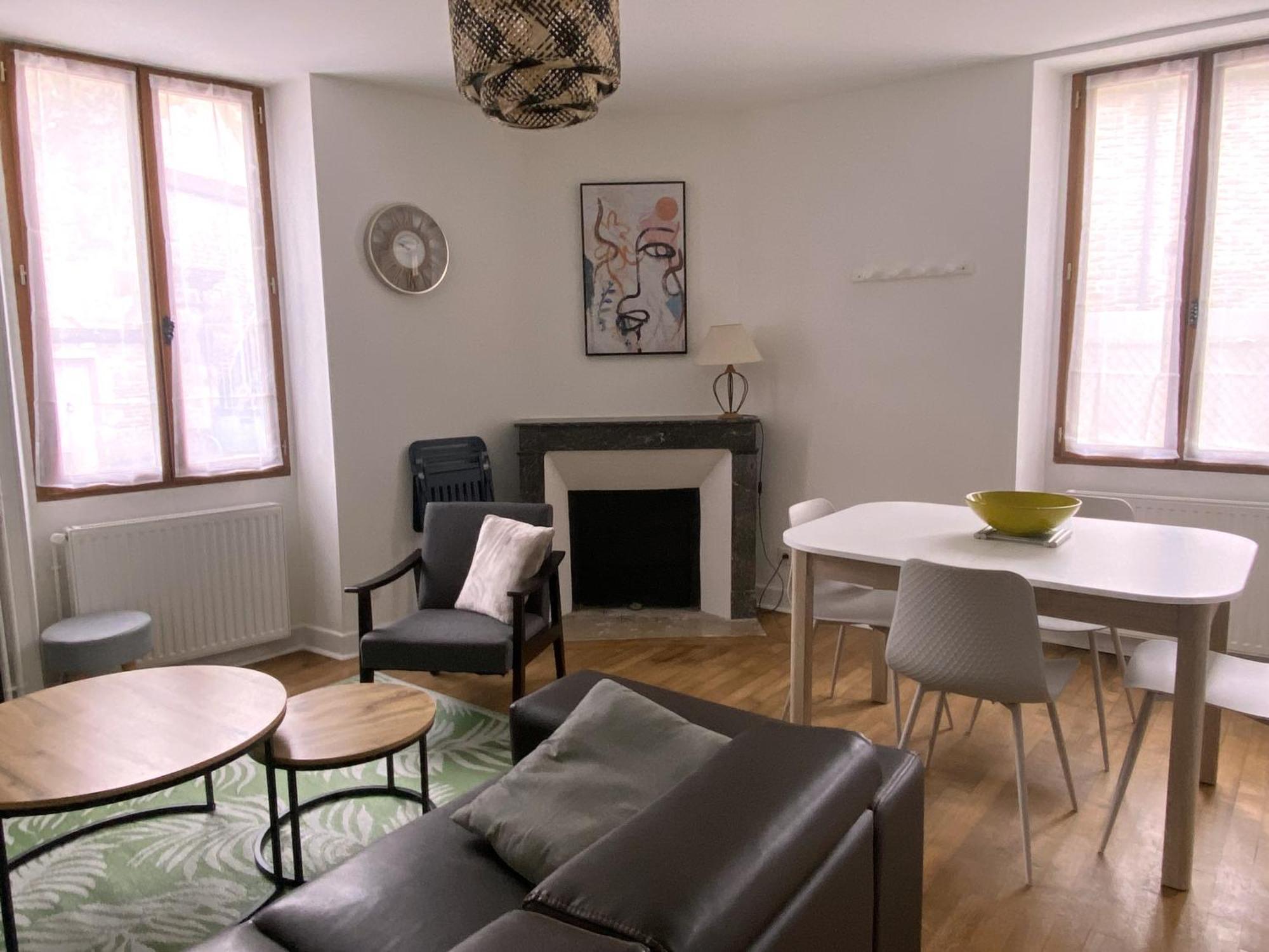 Vila Maison Au Centre De Tanlay Exteriér fotografie
