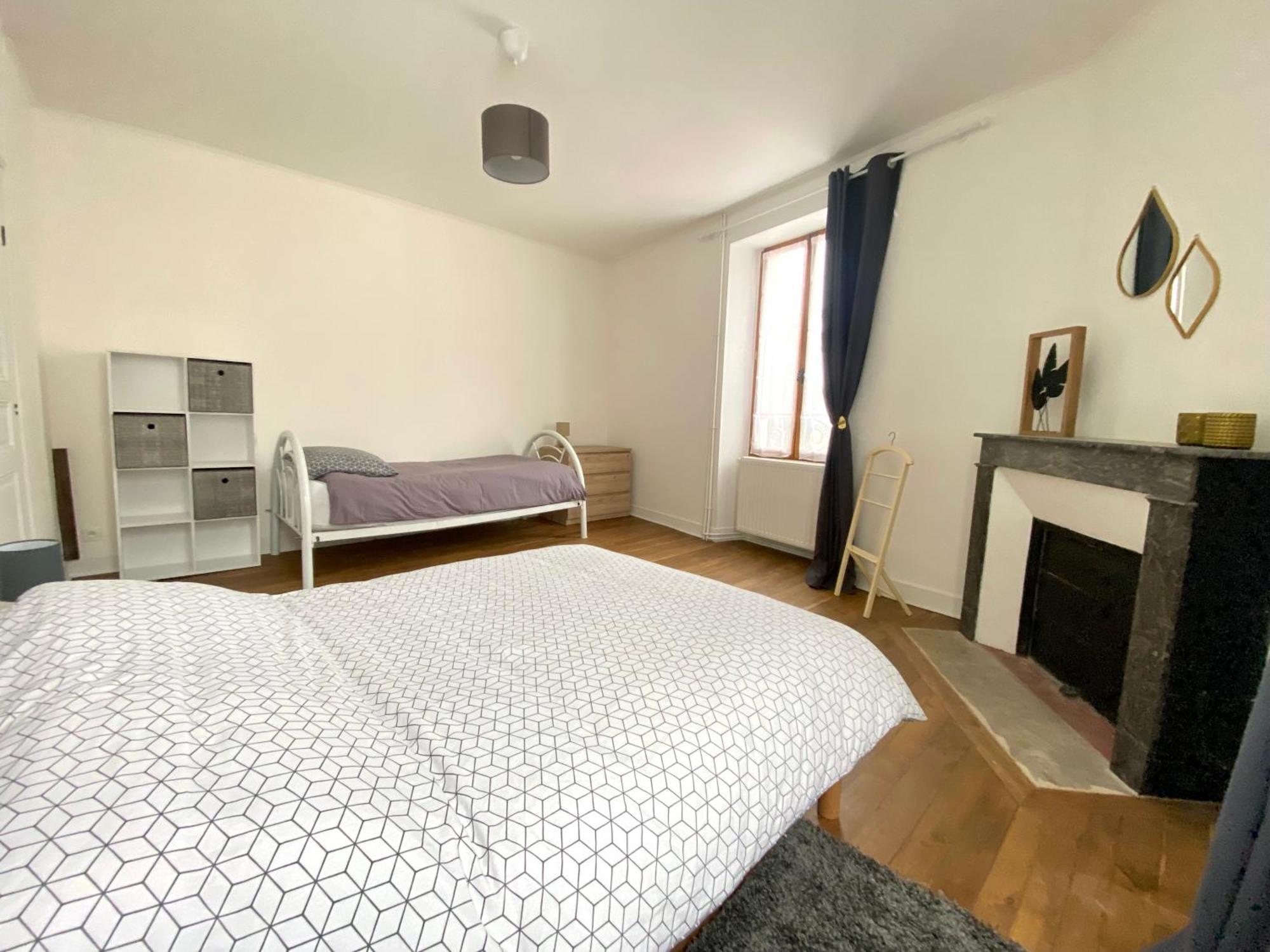 Vila Maison Au Centre De Tanlay Exteriér fotografie