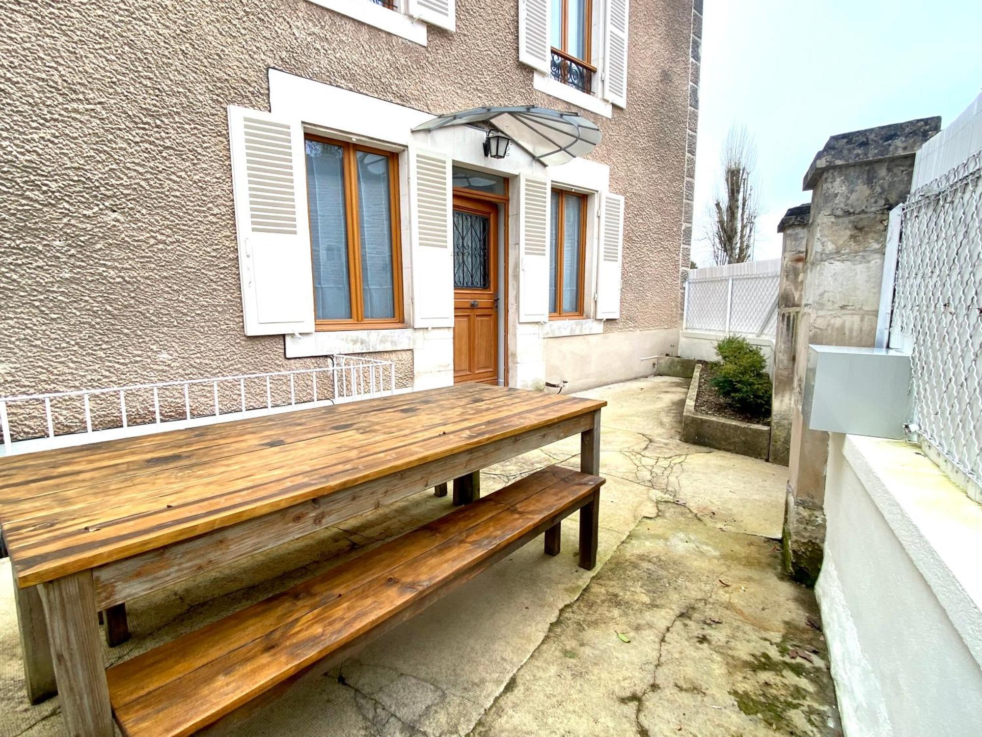 Vila Maison Au Centre De Tanlay Exteriér fotografie